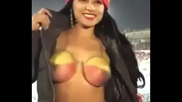 Watch Ecuadorian girl showing her tits at a soccer game energy Clips