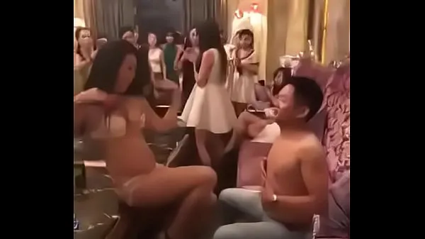 Tonton Sexy girl in Karaoke in Cambodia Klip tenaga