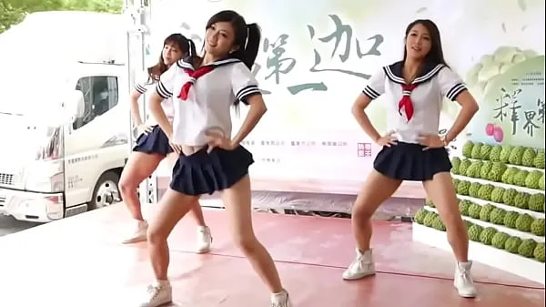 Watch The classmate’s skirt was changed too short, and report to the training office after dancing energy Clips