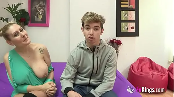 Nuria and her ENORMOUS BOOBIES fuck a 18yo rookie that "has her son's age 에너지 클립 보기