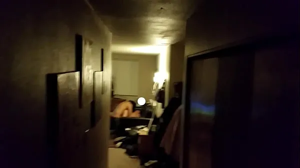 Podívejte se na Caught my slut of a wife fucking our neighbor energetické klipy