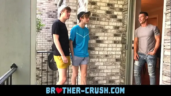 شاهد Hot Stepbrothers fuck their horny older neighbour in gay threesome مقاطع الطاقة