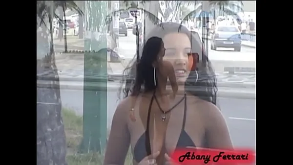 Pozrite si Morena Gata Showing Off on the Streets and Beaches of Rio de Janeiro energetické klipy