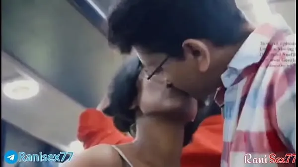Tonton Teen girl fucked in Running bus, Full hindi audio Klip tenaga