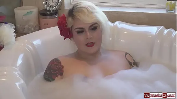 Trans stepmom Isabella Sorrenti anal fucks stepson Enerji Kliplerini izleyin