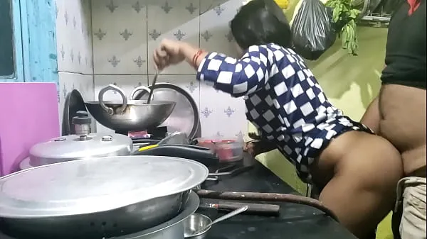 Xem The maid who came from the village did not have any leaves, so the owner took advantage of that and fucked the maid (Hindi Clear Audio Clip năng lượng