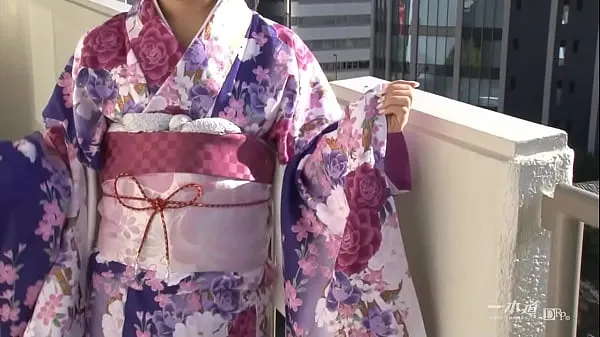 Watch Rei Kawashima Introducing a new work of "Kimono", a special category of the popular model collection series because it is a 2013 seijin-shiki! Rei Kawashima appears in a kimono with a lot of charm that is different from the year-end and New Year energy Clips