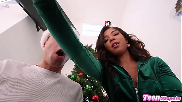 Cute Petite Ebony Babe Let Me Use Her Tight Pussy For Christmas - Malina Melendez Johnny Love 에너지 클립 보기