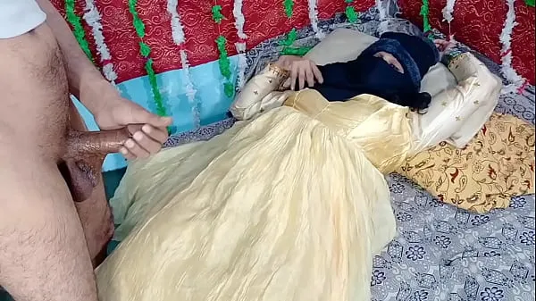 Посмотрите желтая одетая дези невеста киска чертовски жесткий секс с индийским дези большой член на xvideos индия хххэнергетические клипы