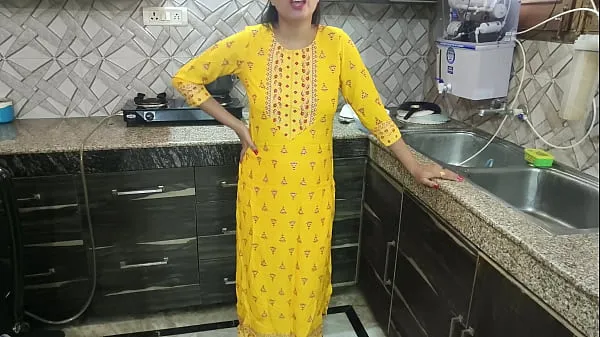 Podívejte se na Desi bhabhi was washing dishes in kitchen then her brother in law came and said bhabhi aapka chut chahiye kya dogi hindi audio energetické klipy